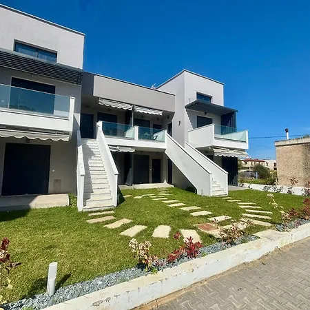 Luku Apartment Complex 3,6 By Horizon Homes * Ofrínion